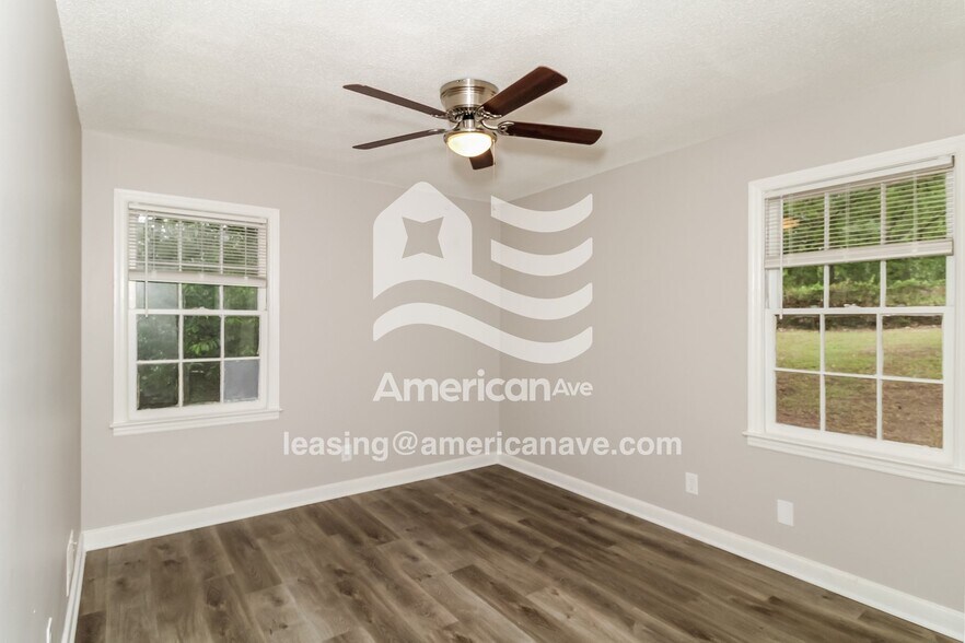 Building Photo - 7316 Pinedale Dr