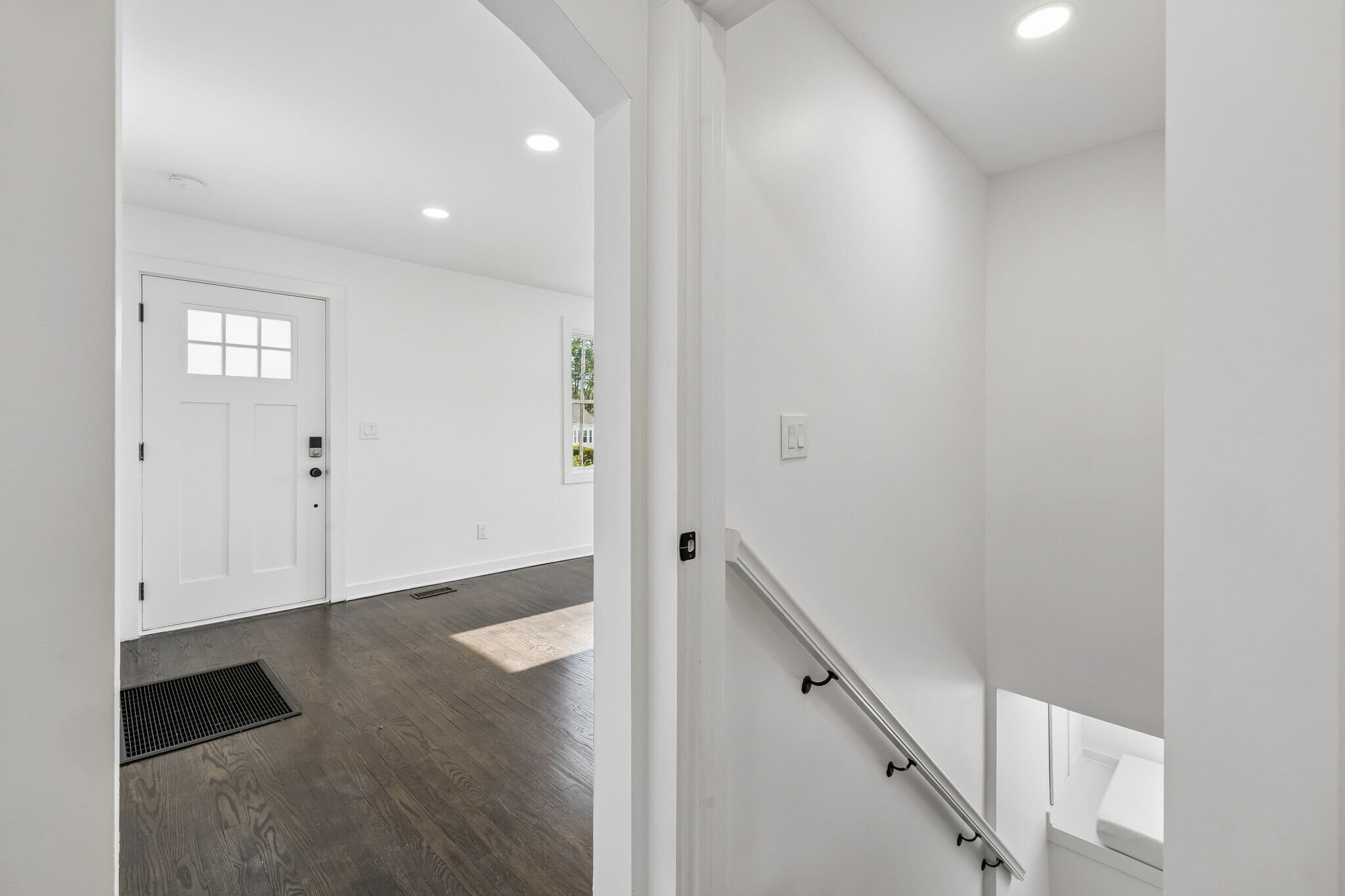 Building Photo - 902 Broadmoor Dr