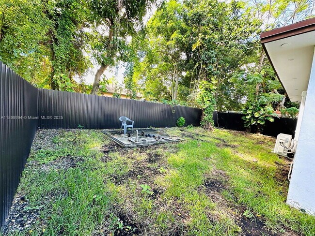 Building Photo - 10370 SW 174th Terrace