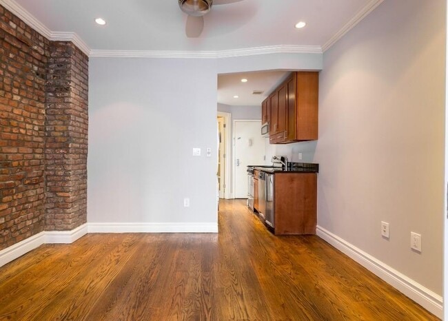 Building Photo - 134 Orchard St