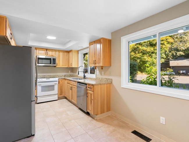 Building Photo - 1107 Meadowview Ct