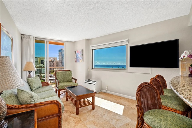 Building Photo - 2045 Kalakaua Ave