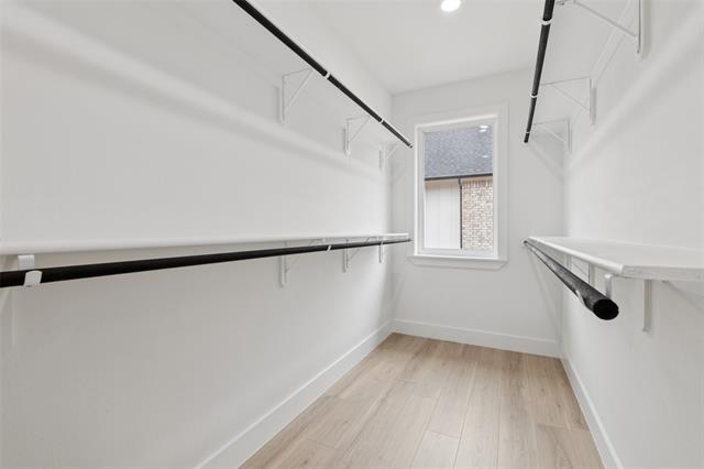 Building Photo - 1000 W 10th St