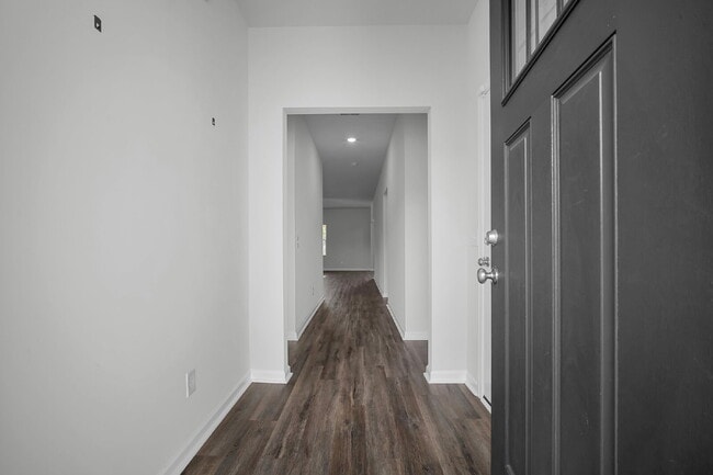 Building Photo - Beautiful home located in The Commons subdivision