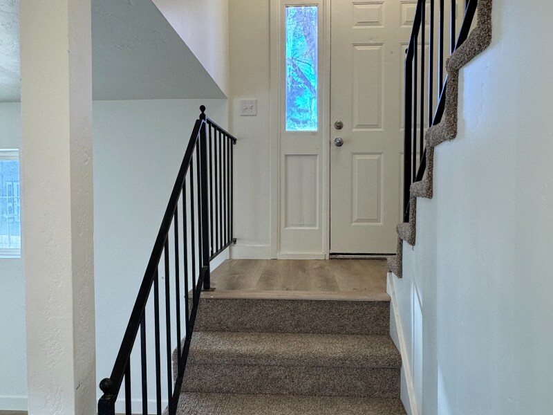 Building Photo - 174-180 W Foxbridge Dr