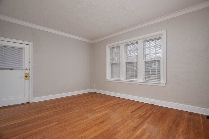 Building Photo - 7234 Amherst Ave