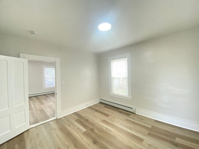 Building Photo - 359 Nashua St