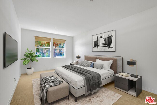 Building Photo - 7100 Playa Vista Dr