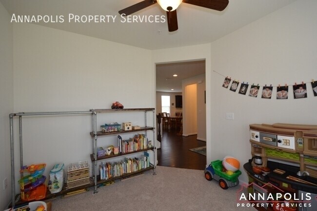 Building Photo - 7948 Monrovia Dr