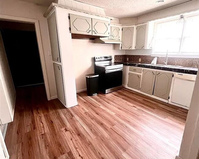 Building Photo - 521 S Cleveland Ave