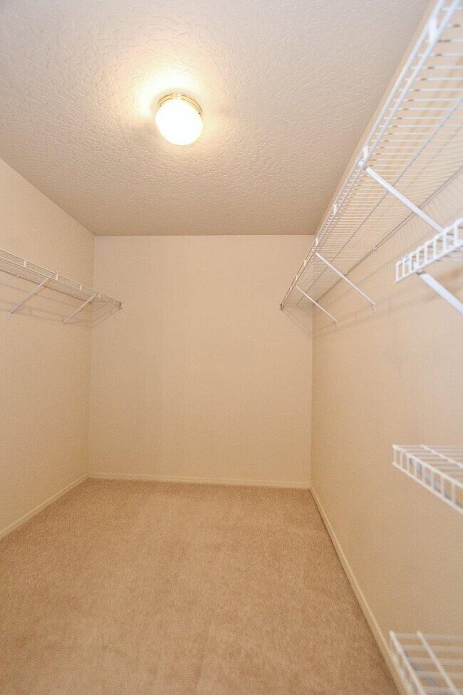 Building Photo - 6613 S Covewood Way