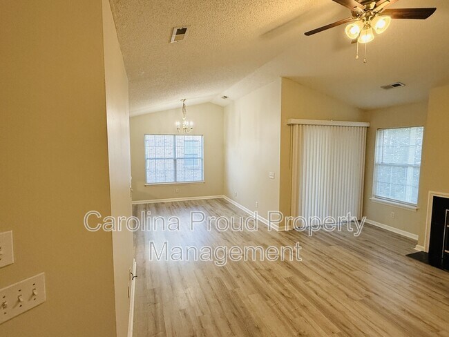Building Photo - 2932 Mulberry Ln
