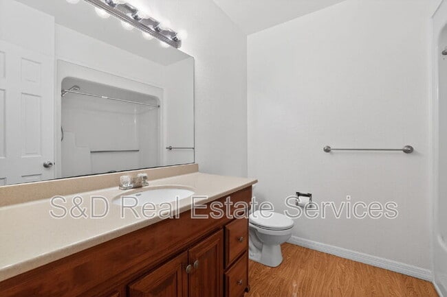 Building Photo - 2219 9th St SE