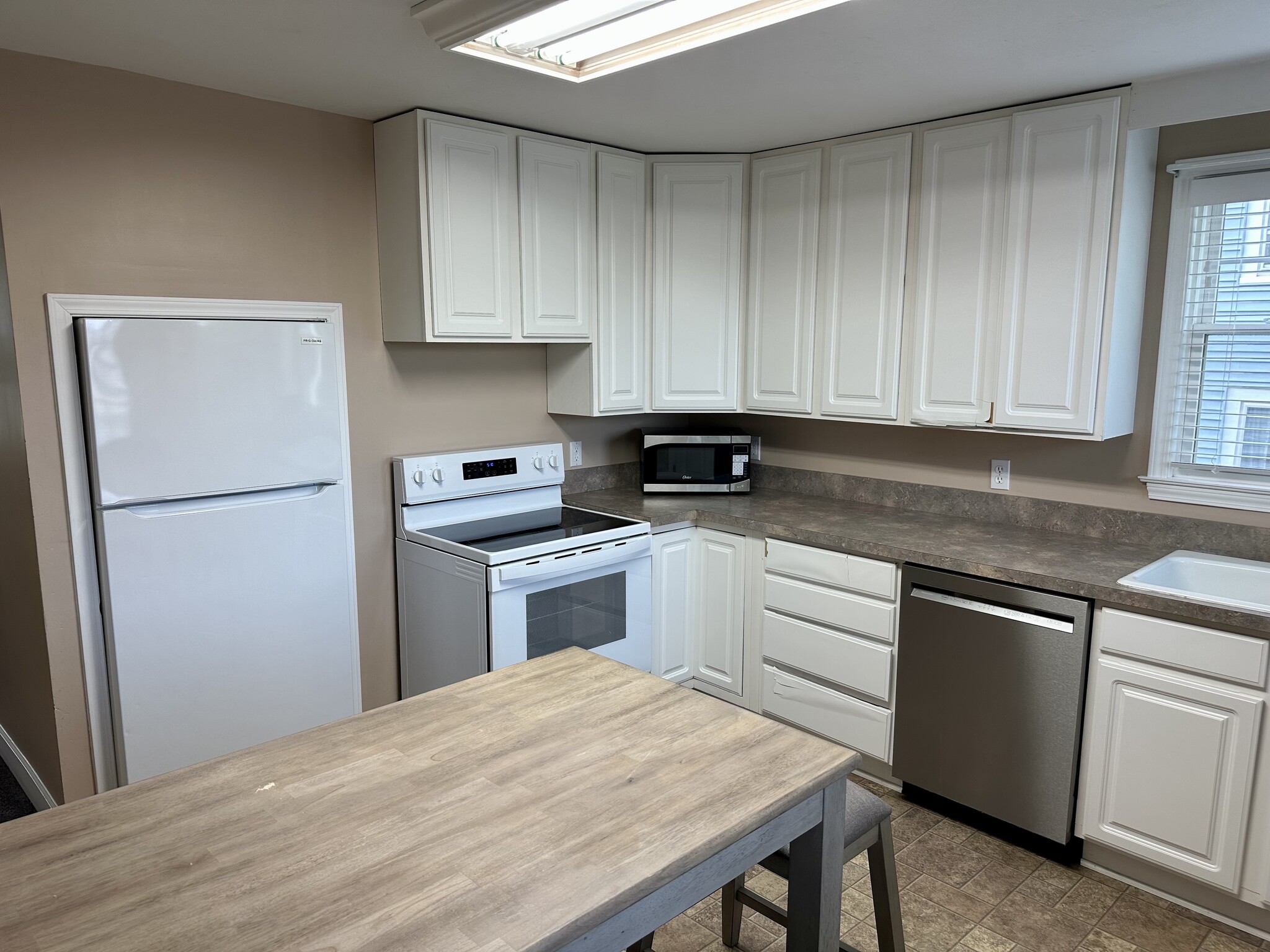 Kitchen - 11 Pleasant St