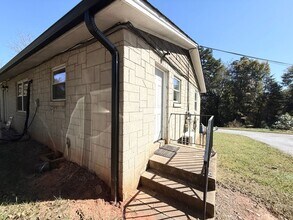 Building Photo - For Rent – $1,000/month | 2 Bed | 1 Bath