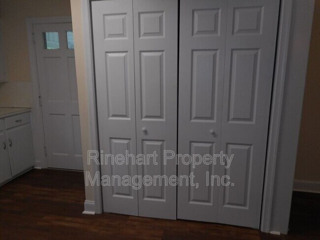 Building Photo - 408 Cummings St