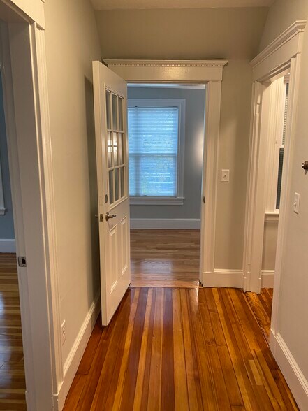 Building Photo - 305 Highland Ave