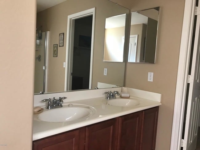 Building Photo - 45022 Bahia Dr