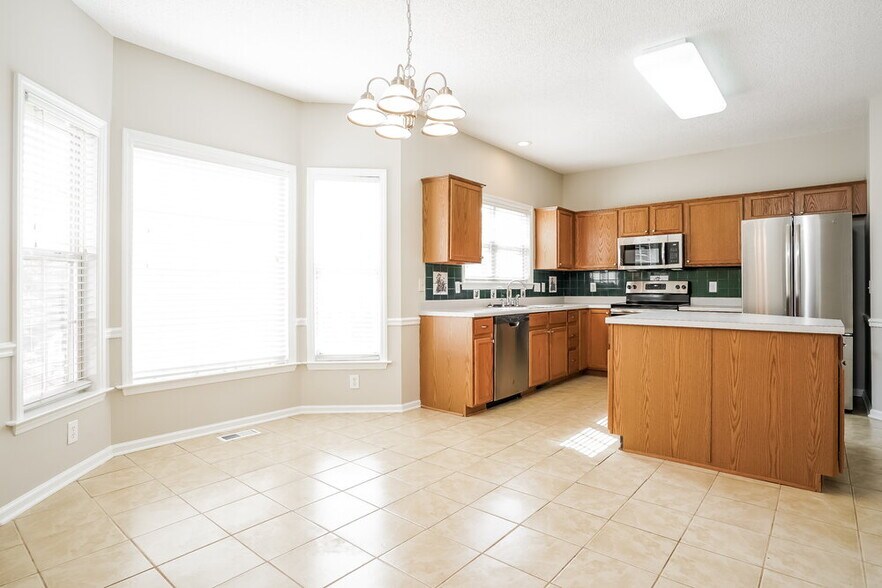 Building Photo - 5719 Peacenest Dr