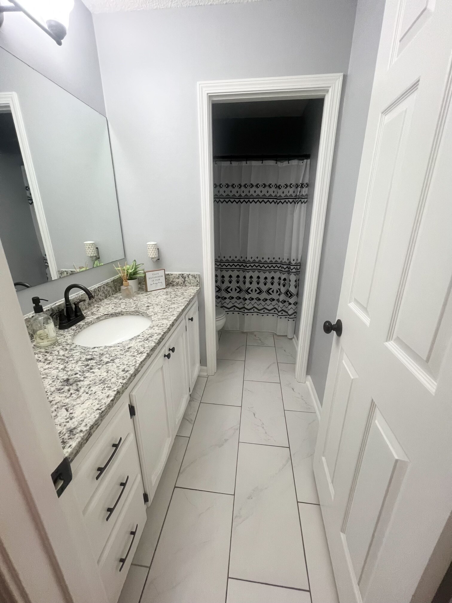 Building Photo - 200 Turtle Creek Dr