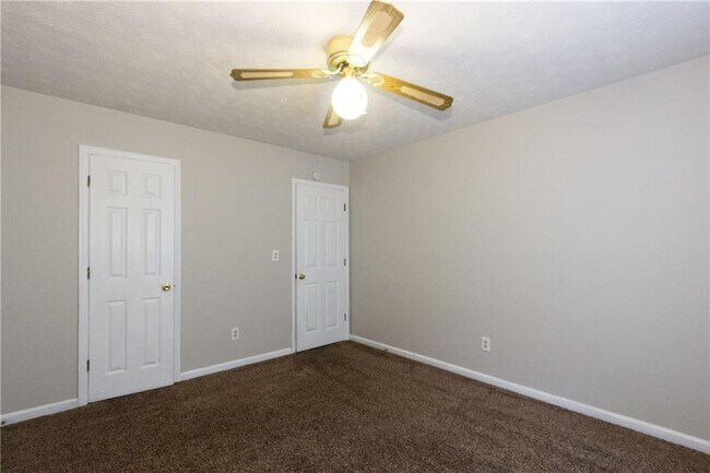 Building Photo - 141 Brownsmill Dr