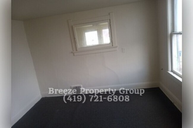 Building Photo - 771 Orchard St