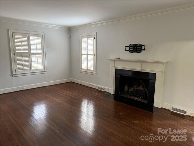 Building Photo - 2610 Providence Rd