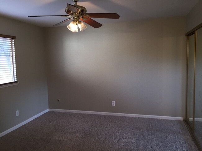 Building Photo - Clean Large 4 Bedroom 2 Bathroom Home For Rent - Section 8 Vouchers Accepted.
