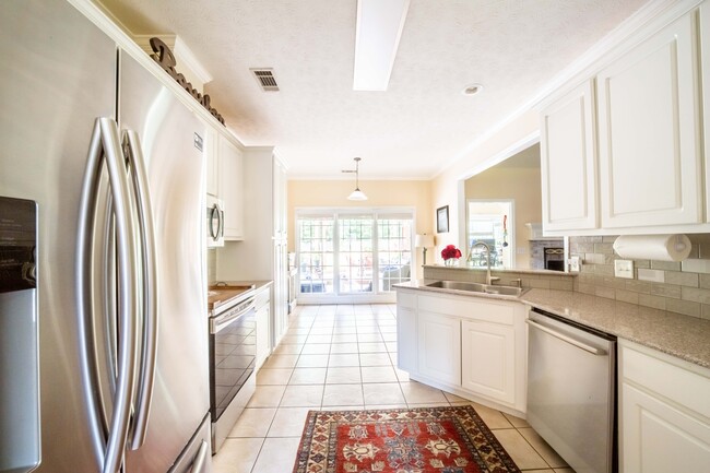 Building Photo - 35 Bridle Ct