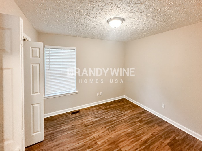 Building Photo - 2757 Sanibel Ln SE