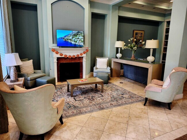 Building Photo - 720 S Sapodilla Ave