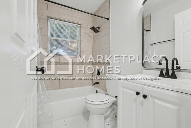 Building Photo - 2110 Dellwood Pl