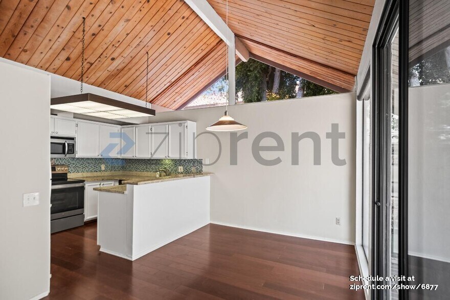 Building Photo - 715 Quetta Ave