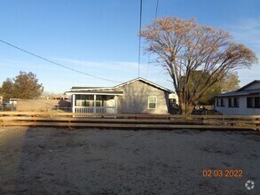 Building Photo - Cute and Cozy Ranch Style Home in East Lan...