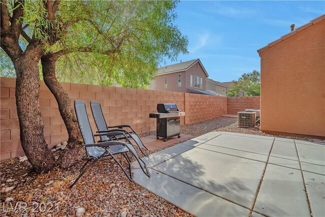 Building Photo - 10966 Positano St