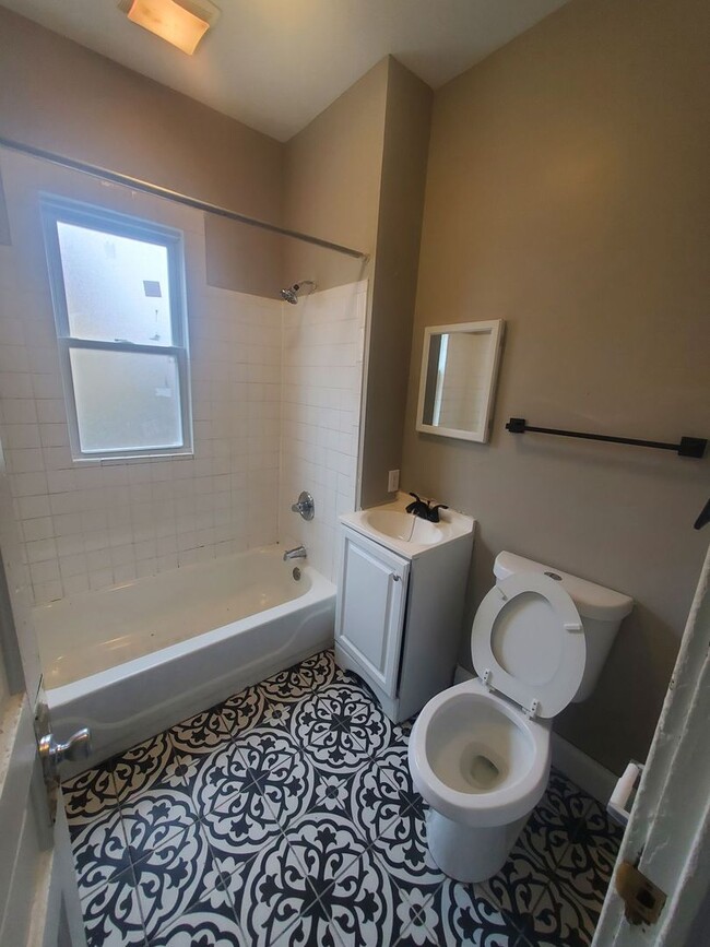 Building Photo - 2646 N 34th St