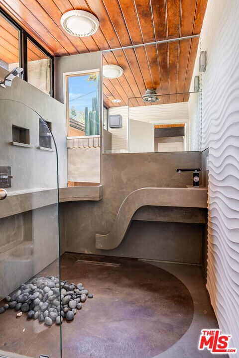 Building Photo - 22277 Buenaventura St