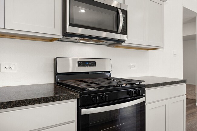 Building Photo - 23815 Hilltop Cyn Ln