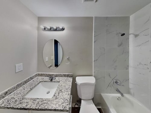 Building Photo - 7133 W Hinsdale Dr