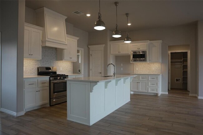 Building Photo - 5216 Bing Cir
