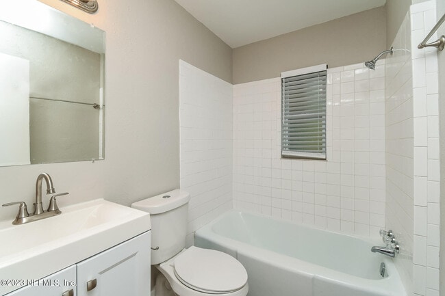 Building Photo - 5742 Norde Dr W