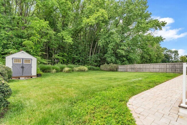 Building Photo - 61 Cornell Dr