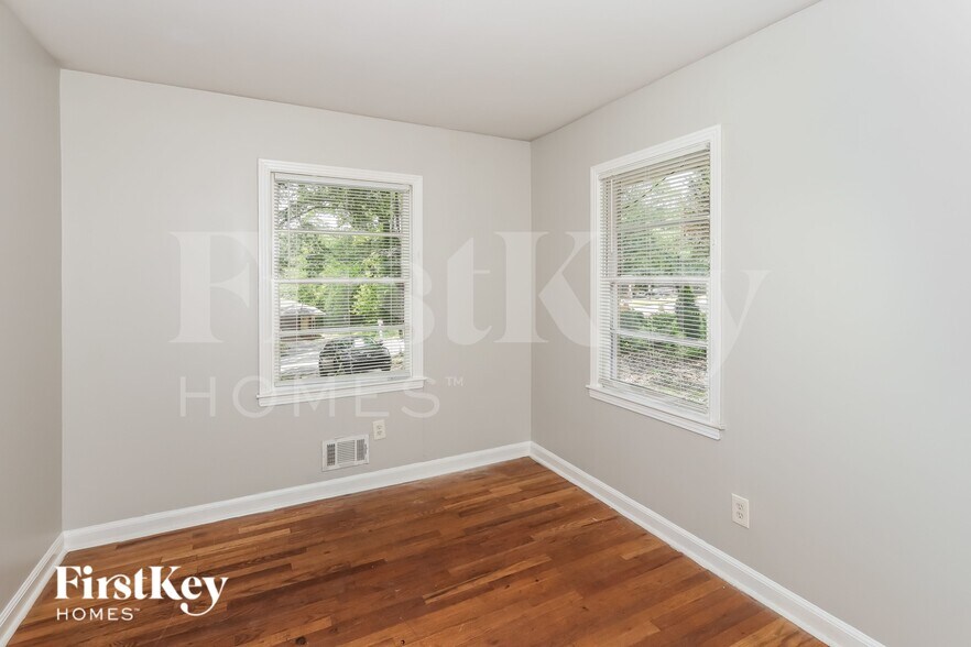 Building Photo - 2392 Hopewell Ln