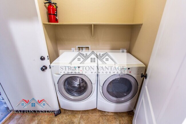 Building Photo - 2743 S Sulley Dr