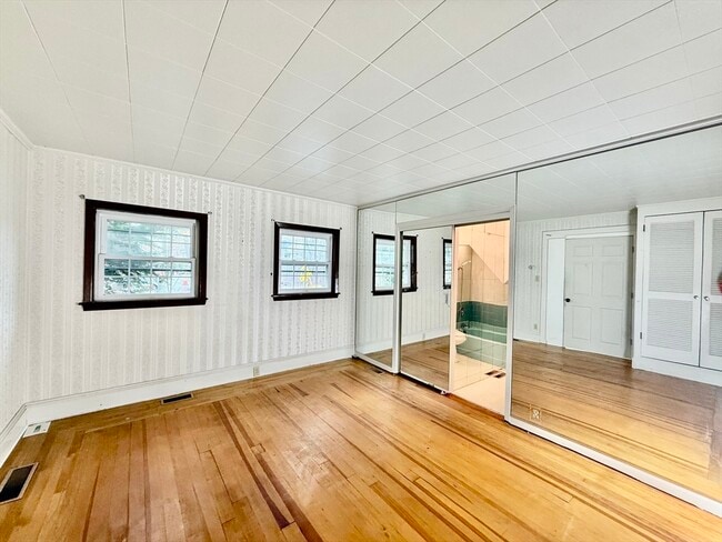 Building Photo - 23 Gardner Ave