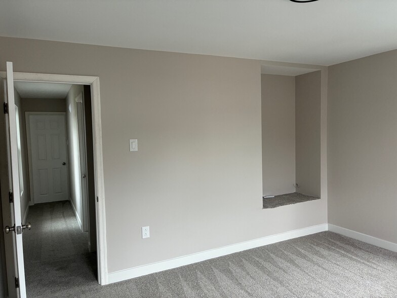 Bedroom 1 - 52 Blocker St