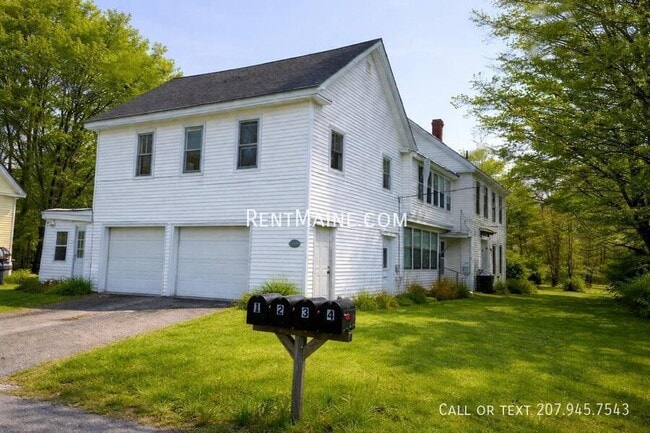 Building Photo - 1084 School St