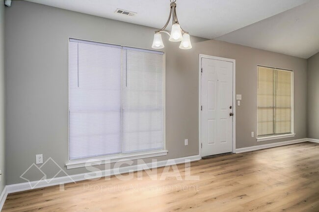 Building Photo - 140 Bonnieville Dr