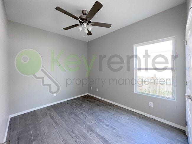 Building Photo - 1812 Redbud Ln