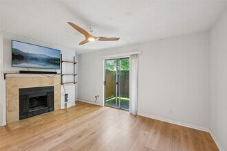 Building Photo - 3204 Menchaca Rd